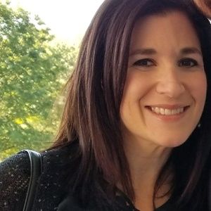 Meet your Posher, Debbie